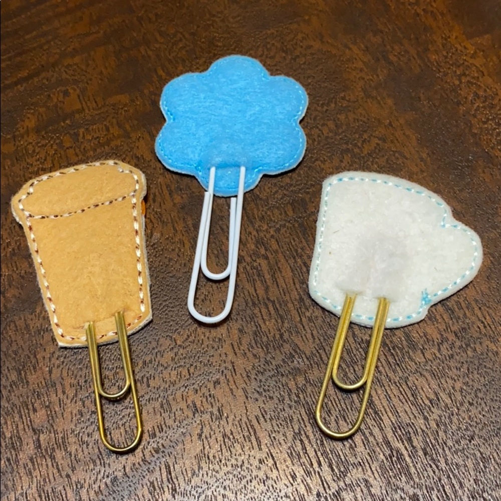3/$15 Bundle. Trio of felt paperclips ❄️ 🎃 - Picture 2 of 2